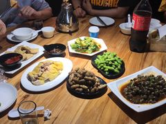 -小于烧烤海鲜·皖南明档土菜(丰庄店)