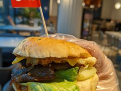 经典秘汁炭烤风味牛堡-必胜客(省府店)