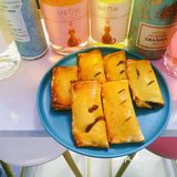 最后烤箱180度，大概20分钟就完成啦！