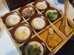 -鲜艳全日餐厅(长江之舟华邑酒店)
