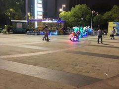 -宝龙城(杭州滨江店)