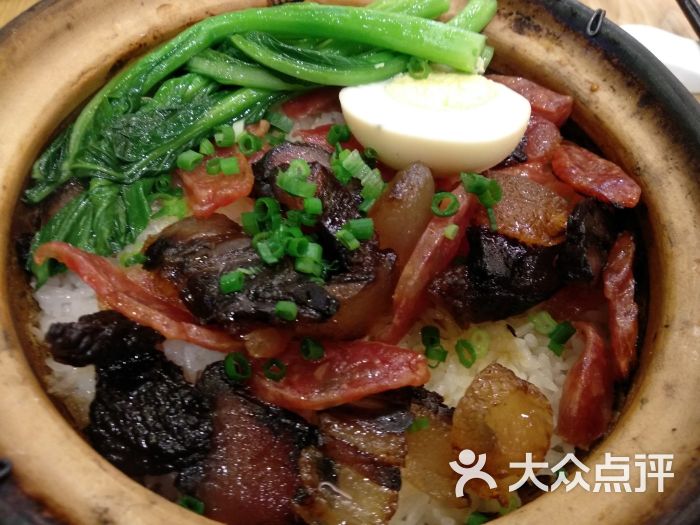 名家茶餐厅·港式粤菜腊味煲仔饭图片 - 第1张