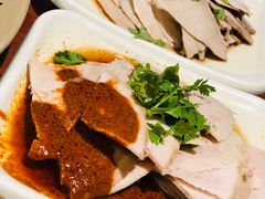 -亮亮面馆(经六路店)