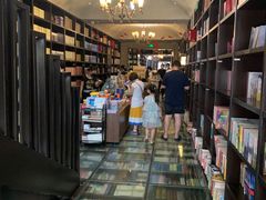 -钟书阁(松江泰晤士小镇店)