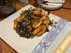 普洱茶香酥虾-云海肴·汽锅鸡·云南菜(天山百盛优客店)