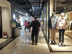 -燕莎奥特莱斯购物中心