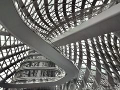 -凤凰中心