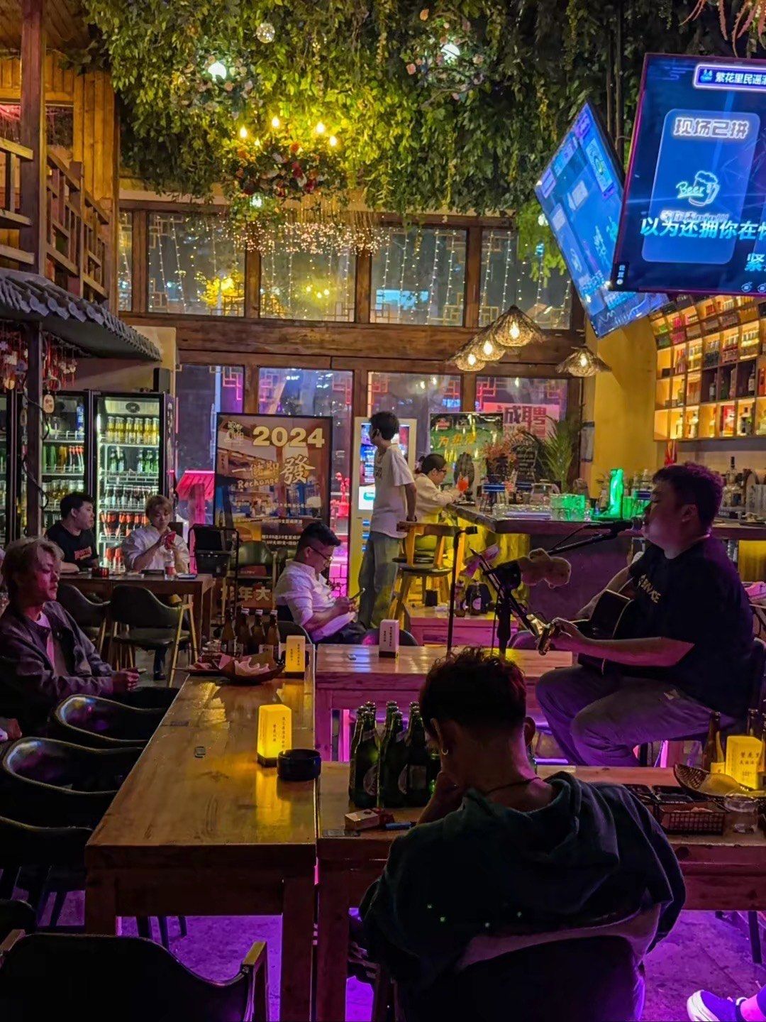 红旗街民谣小酒馆!后悔没早点发现!