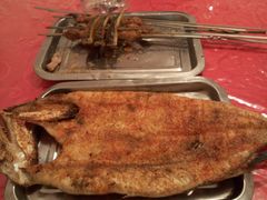 -布尔津河堤夜市