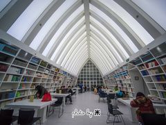 -钟书阁(松江泰晤士小镇店)