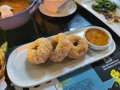 炸虾饼配泰国梅子酱-帕蓝·暹罗料理(大学路店)