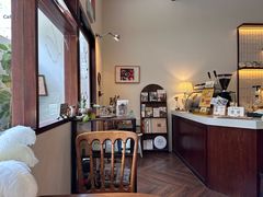 -Café Monson