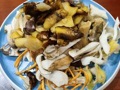 -菌之家·专业纯野生菌火锅·特色炒菌