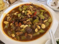 -鲁朗纳麦石锅鸡庄园