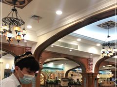 等位区-清真·玛丽亚新疆菜主题餐厅(浙江中路店)