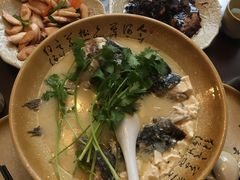 砂锅鱼头-75幢私房菜馆