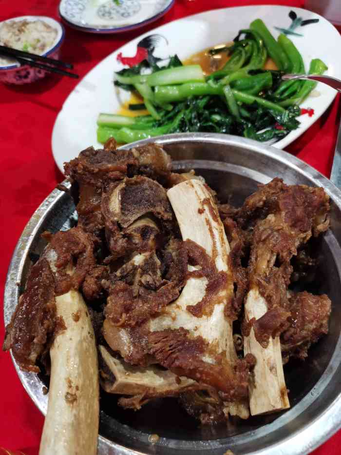伟记牛蹄(道滘店)-"下班跟几个朋友过来伟记,这里挺大的,很有.