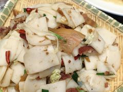 腊肉炒饵块-庄稼汉(阿诗玛店总店)