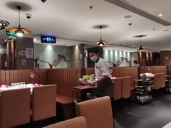大堂-海底捞火锅鲜切牛肉主题店(长寿路店)