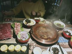 -虾弄弄海派小龙虾·牛羊蝎子火锅