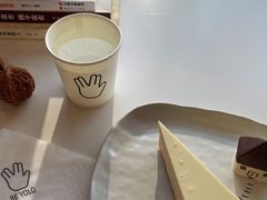 芝士蛋糕-BE YOLO必有乐&小红帽三明治