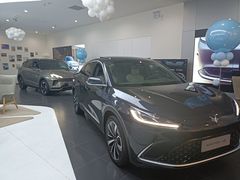 -ARCFOX极狐(世纪金源店)