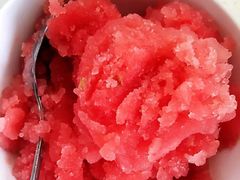 消夏西瓜冰沙-广信牛奶甜品世家(台东店)