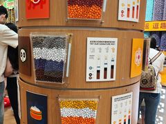 -m豆巧克力世界(上海世茂广场店)