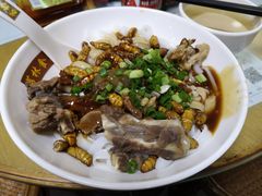 鹰嘴龟拼蚕蛹捞河粉-荔林食店(西华路店)