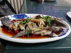油泼黑头鱼-香满居张记小厨私房菜(青岛站店)