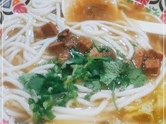 -鑫花溪牛肉米粉(人民广场店)