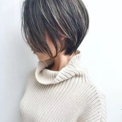 -天下皇剪新潇洒美容美发