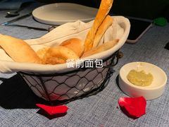 -弦月窗LUNETTE BY AMANDA(复兴路店)