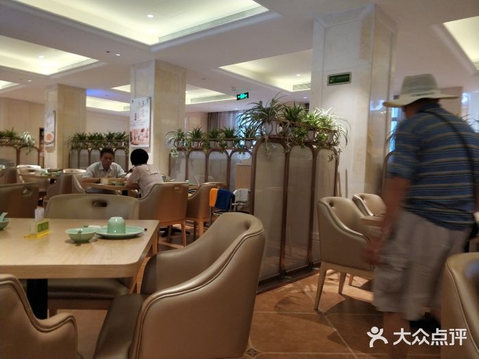 锦粤宫·融合粤菜(上海金沙江店)大堂图片