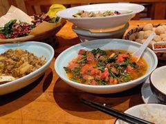 -老滇山寨•云南特色菜•地方菜•民族风情歌舞表演(金碧店)