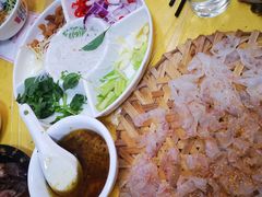 -官塘陈记鱼生·潮汕砂锅粥·牛肉火锅(潮枫路总店)