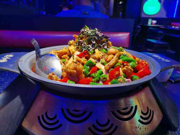 蛙小帅铁锅牛蛙(内街店)-"第二次来才吃上,挺折腾的.店里的装修风.