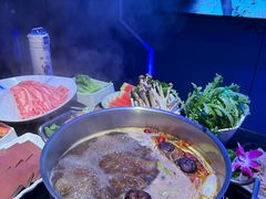 -唯爱KTV聚会餐厅(仙林东城汇店)