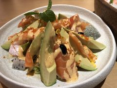 三文鱼牛油果沙拉-文三酒肆自助放题(新街口友谊广场店)