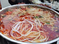 -黄利砖万峰林布依特色酸笋牛肉馆