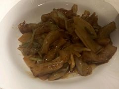 葱烧蹄筋-闫府私房菜·百年鲁菜(恒隆店)
