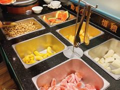 自助水果[赠]xyxn-小鱼小牛·鱼牛干锅·脆鱼火锅(世欧广场店)