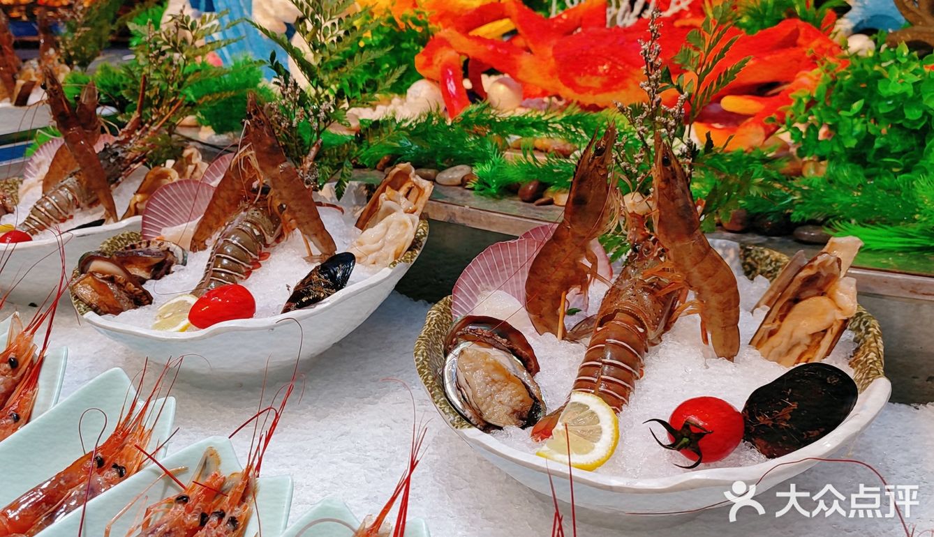 拔草[拔草]又一家海鲜自助新贵“采极鲜”[愉快]