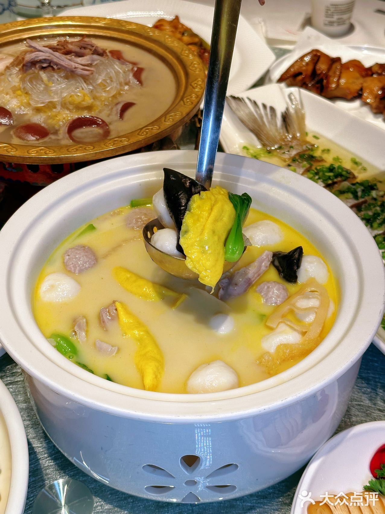 周末我要带我全家来这里吃烧鸽子  