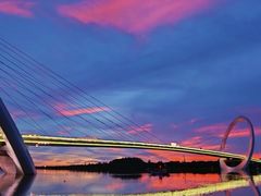 -南京眼步行桥