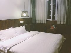 -拖板鞋咖啡旅行酒店(春熙路地铁站店)