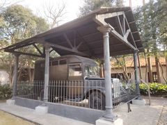 -龙华烈士纪念馆-停车场