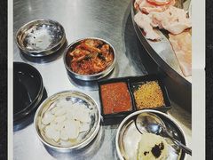 -哈哈碳都·牛肋条无限自助烤肉(台江万达店)
