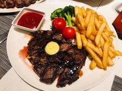 碳烤肉眼牛排及秘制牛排汁-WOLFGANG PUCK KITCHEN & BAR(迪士尼小镇店)