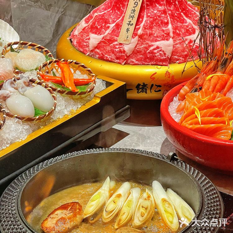 竟然在吃M9和牛的店里❗️调了杯傻瓜伏特加🔥不限量